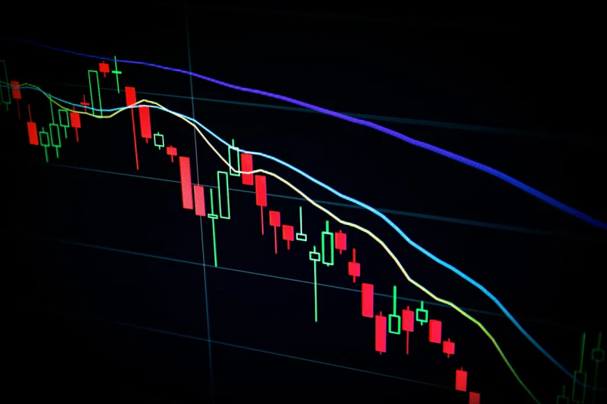 Trump 15 Percent Global Tariffs Take Effect Sending Wall Street Into a Freefall