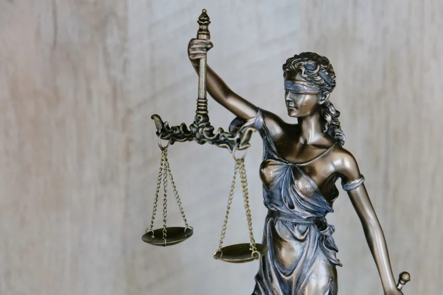 Supreme Court Strikes Down Trump Tariffs in Major Economic Rebuke